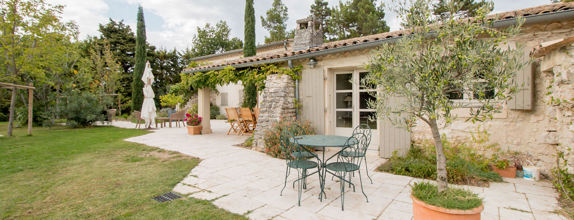 Aquavivia jardin traditionnel Provence